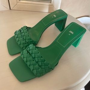 Zara green heels *NEW*